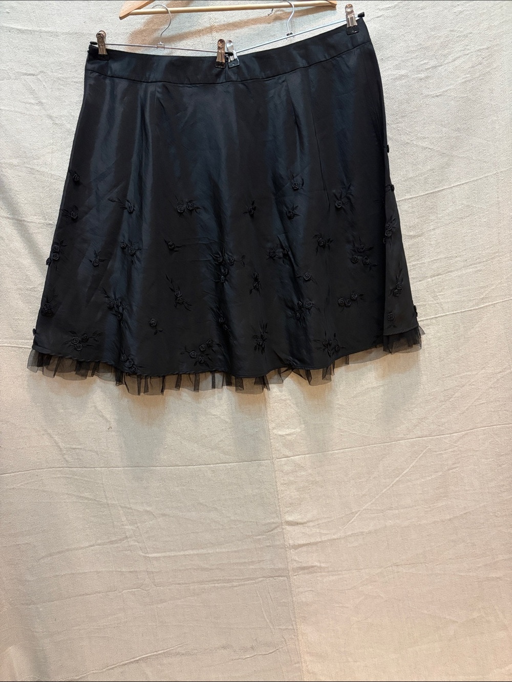 Josephine Chaus Black A-Line Skirt with Floral Appliqué